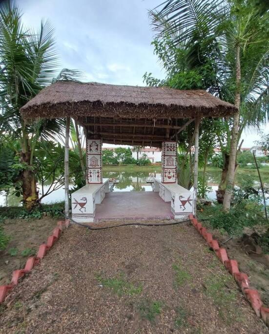 Raj Kuthir Homestays,perfect For Premium Guests * Bolpur