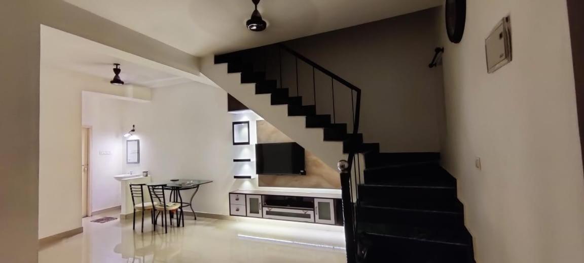 Raj Kuthir Homestays,perfect For Premium Guests * Bolpur